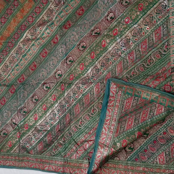 Unique Gorgeous Silk Green Patchwork Batik Bedspread / Tapestry from India - Picture 5 of 14